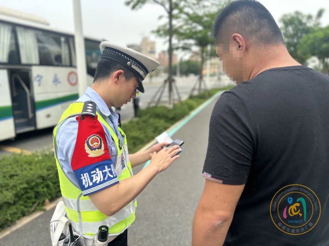 兩輛“黑校車”，被查！