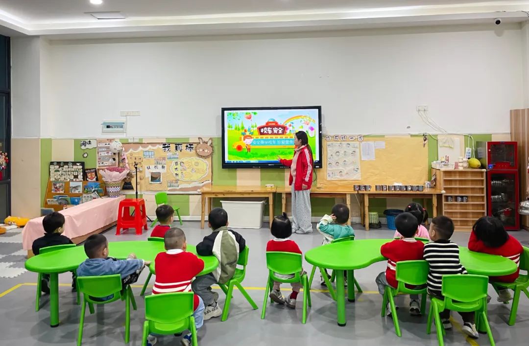 用心呵護，為愛護航——廣安市廣安區(qū)景上花幼兒園校車消防演練