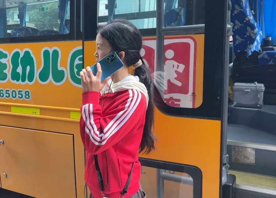 用心呵護，為愛護航——廣安市廣安區(qū)景上花幼兒園校車消防演練