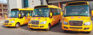 “大鼻子”校車(chē)“一車(chē)難求”(圖)