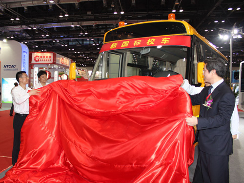 率先推出達標校車 宇通引領客車業(yè)邁入新國標時代