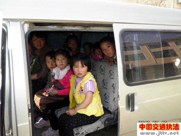 江蘇盱眙：校車交通安全檢查“再發(fā)力”