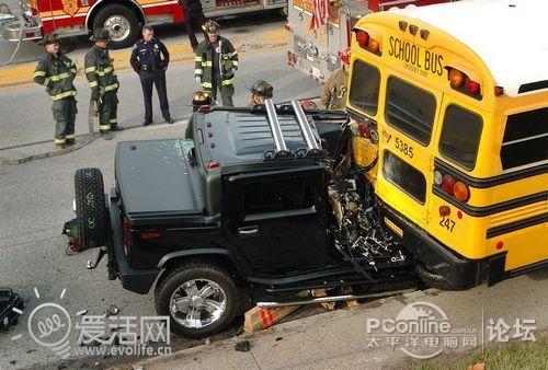 美國校車特權(quán)：可給交警開罰單