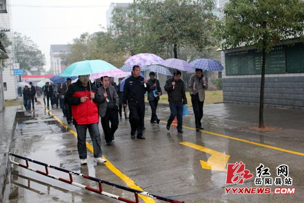 岳陽市校車管理工作現場會在岳陽縣召開