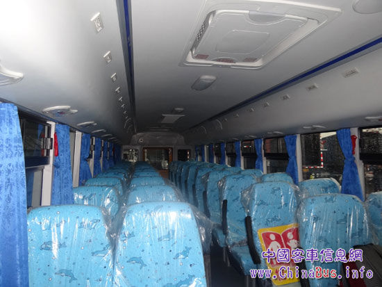 宇通二代新國標(biāo)校車羊城集體首秀 360°升級助推“校車中國夢”