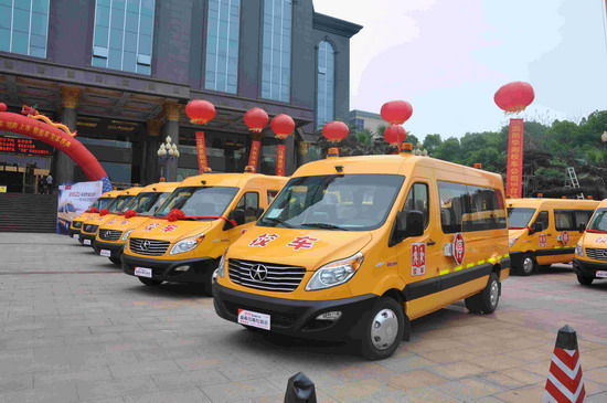 江淮星銳2013新標(biāo)準(zhǔn)校車全面上市反響火爆