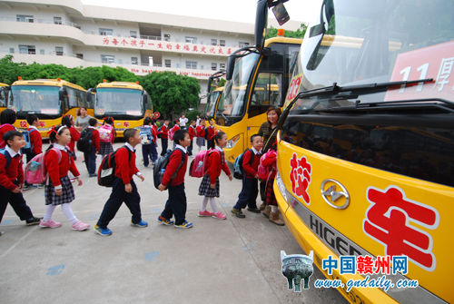 贛州市校車安全管理實(shí)施細(xì)則