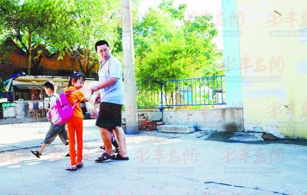就算幼兒園配備了校車，如今也只能閑置了。