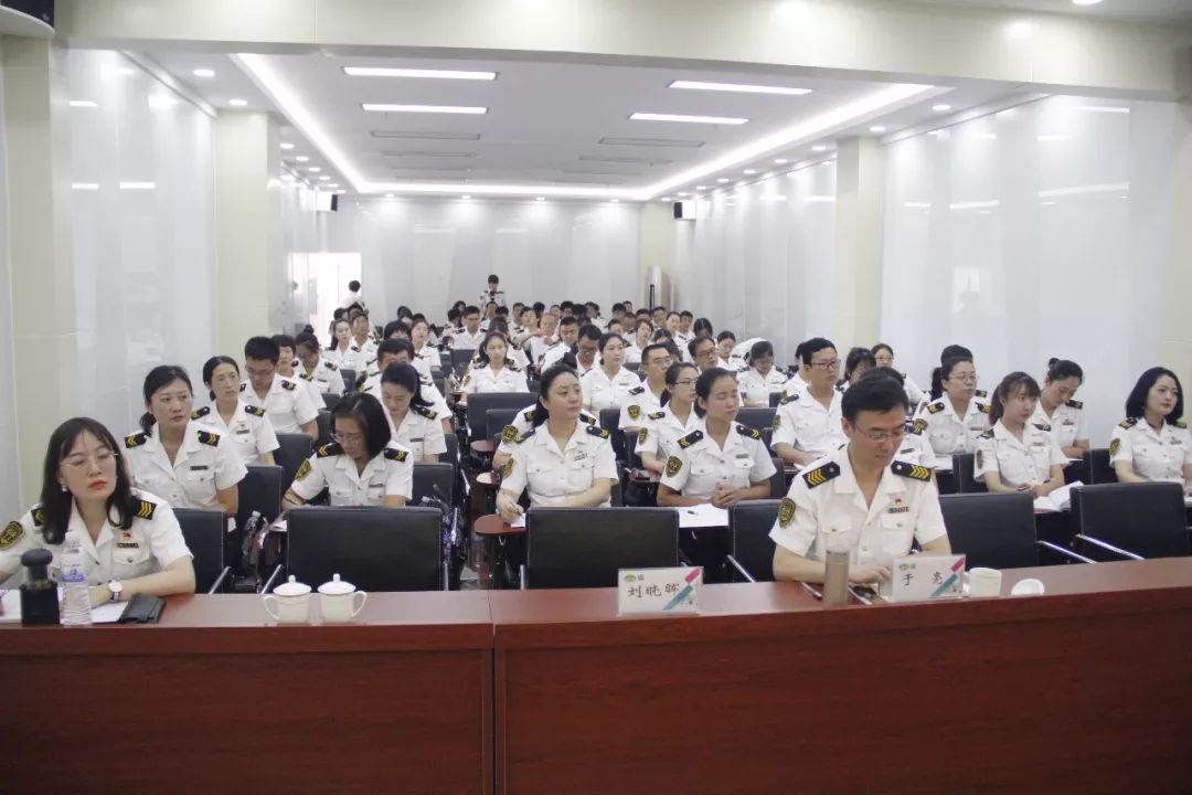 “不忘初心 錘煉匠心”系列活動之六——交運溫馨校車公司舉行“不忘初心、錘煉匠心”企業管理專題培訓