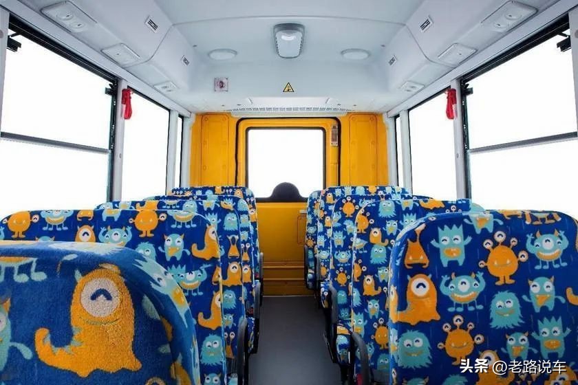 校車條例十周年 宇通ZK6535DX優(yōu)享版校車守護學生平安求學路