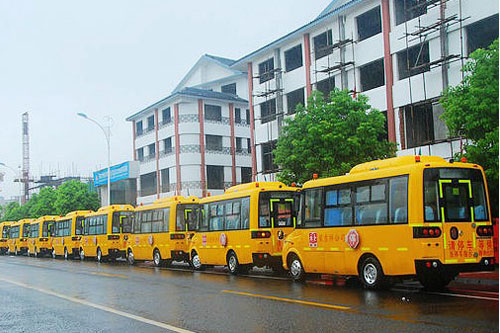 湖南:株洲建立健全校車安全網(wǎng) 讓孩子安全出行