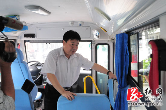 攸縣加強校車安全監(jiān)管 確保學生出行安全
