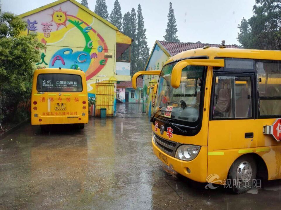 校車(chē)司機(jī)過(guò)期不換證，整改教育少不了
