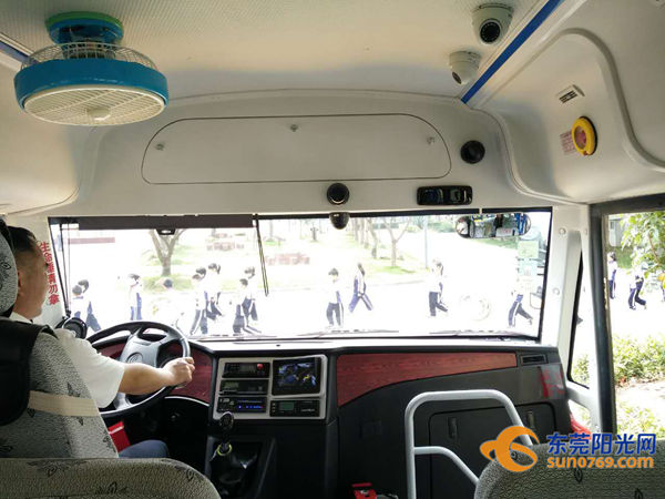 廣東寮步：校車更新GPS系統(tǒng) 設(shè)5個攝像頭360度監(jiān)控學(xué)生安全