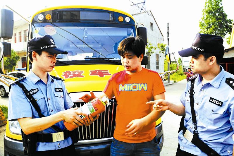 南寧賓陽多部門聯(lián)動排查校車隱患