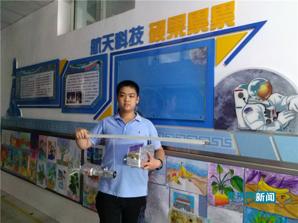 小學(xué)生發(fā)明校車安全提示器 用科技創(chuàng)新助力夢想騰飛