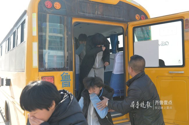 校車碰撞私家車著火？別慌！這是在應急演練