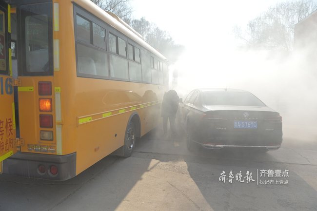 校車碰撞私家車著火？別慌！這是在應急演練