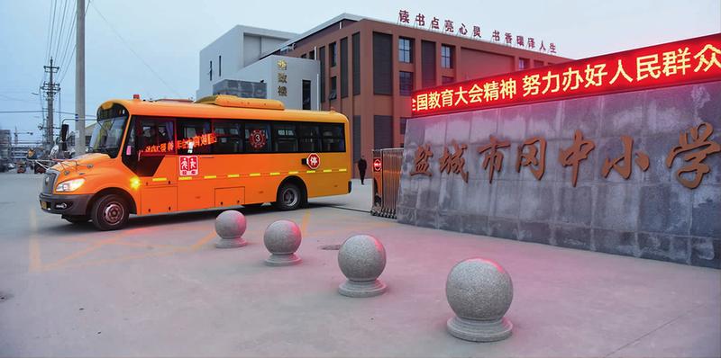 記者體驗(yàn)“大鼻子校車”：只有A1駕照未必能開校車