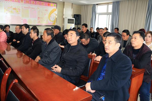 西峰公安分局交警大隊(duì)召開2019全區(qū)校車安全管理工作會(huì)議