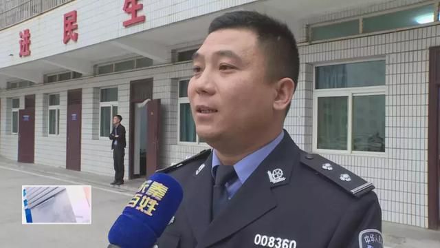 陜西渭南：面包車充當(dāng)校車 核載7人竟然實(shí)載15人