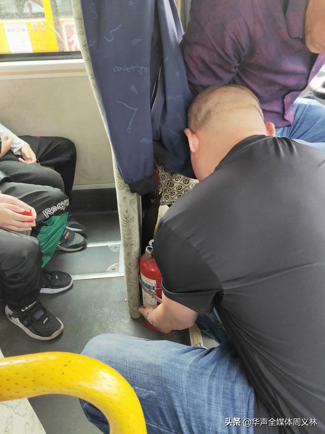 加強校車安全管理，保障乘車學生安全