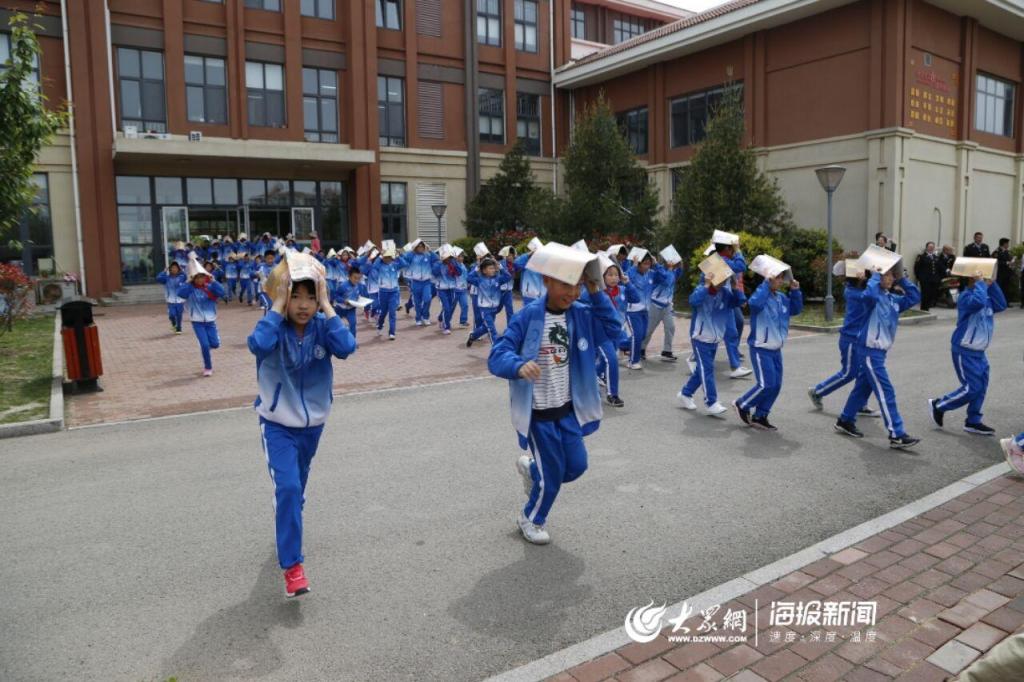 大鼻子校車攜手紅島經濟區(qū)開展安全教育日活動