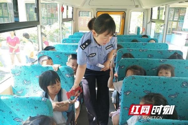 警校聯動 大祥區(qū)開展幼兒校車安全應急演練