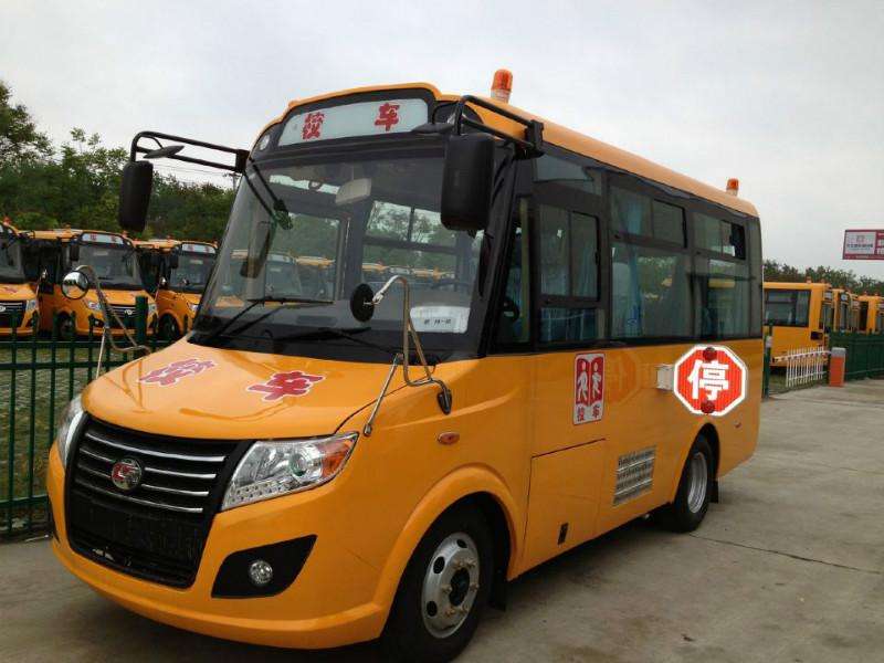 羅山一校車發(fā)生交通事故，安全駕駛再敲警鐘！