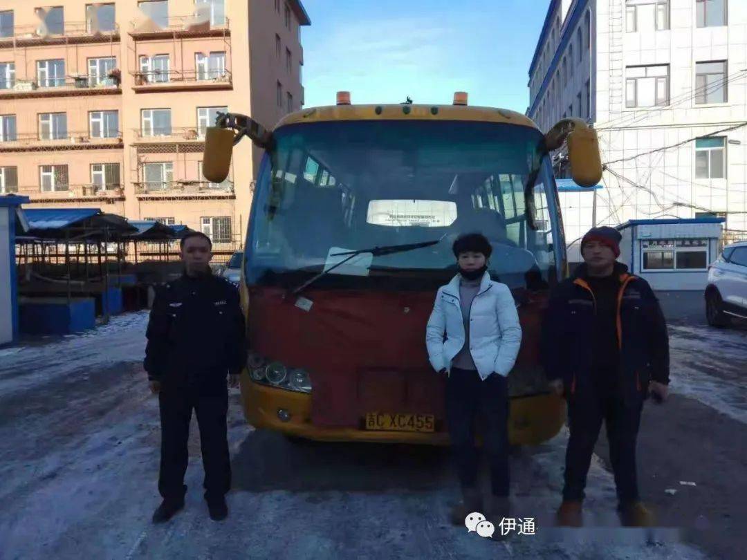 吉林：伊通交警大隊(duì)開(kāi)展冬季校車安全大檢查