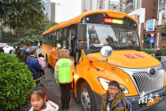 廣東佛山：共享校車、無紙化報名……禪城這樣為教育服務(wù)賦能升級