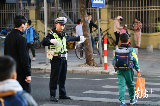 廣東佛山：共享校車、無紙化報名……禪城這樣為教育服務(wù)賦能升級