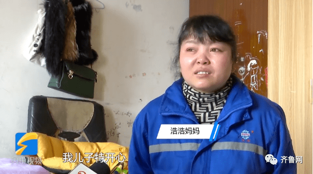 我是你的雙腿！山東56歲“校車爸爸”背起“漸凍”男孩上學(xué)