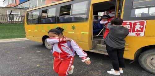 昌圖北山小學(xué)校車遇險(xiǎn)逃生演練