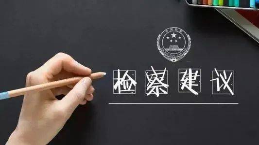 建湖五輛校車超載上路被活逮，車內(nèi)擠滿學(xué)生、家長和老師！