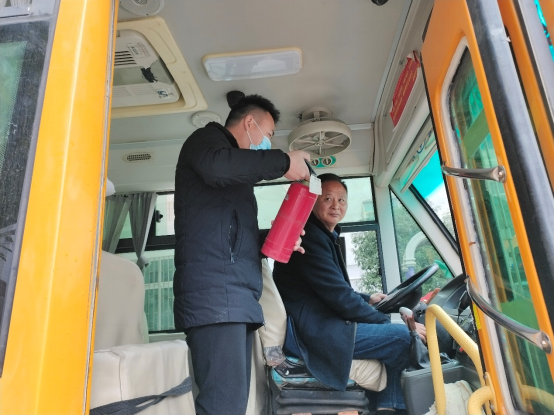 潭府鄉(xiāng)中心幼兒園：校車安全時時抓 師生安全放心間