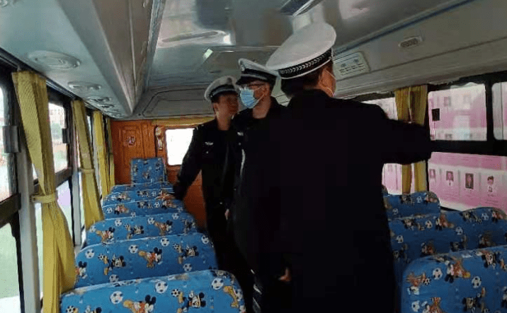 柞水交警大隊(duì)加強(qiáng)春季校車(chē)交通安全管理工作