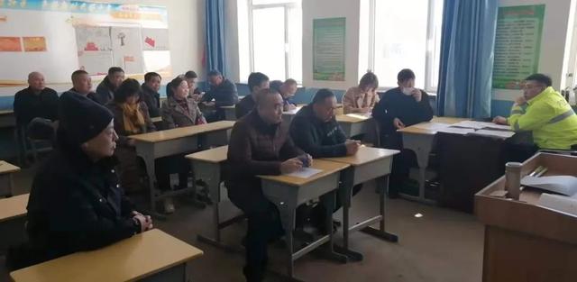 四平交管支隊(duì)開展校車安全管理工作 確保新學(xué)期中小學(xué)生乘車安全