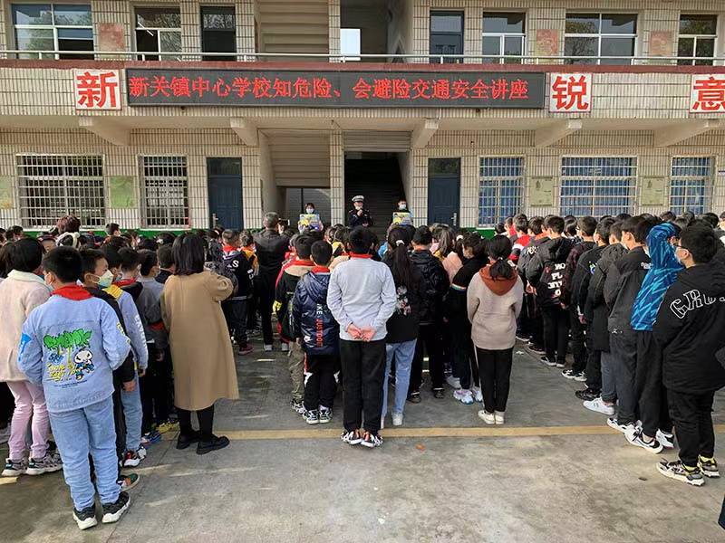 校車司機準駕不符，罰款4千記18分！常德交警開展校車安全整治