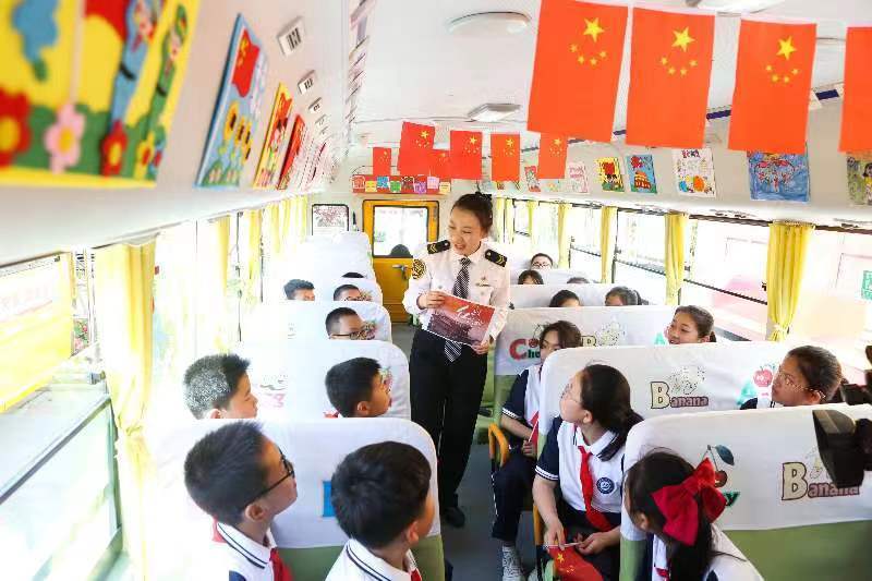 青島給全國立標(biāo)準(zhǔn)！全國首個(gè)校車運(yùn)營服務(wù)管理團(tuán)體標(biāo)準(zhǔn)正式發(fā)布