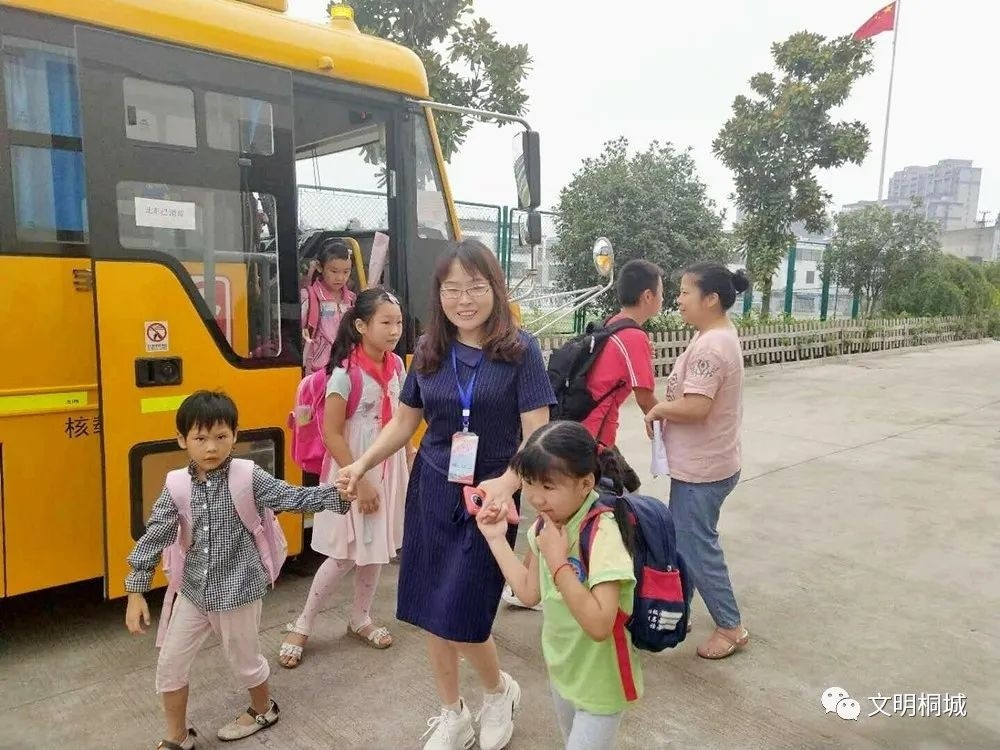 桐城：構建校車服務全網(wǎng)格 跑出民生幸福新指數(shù)
