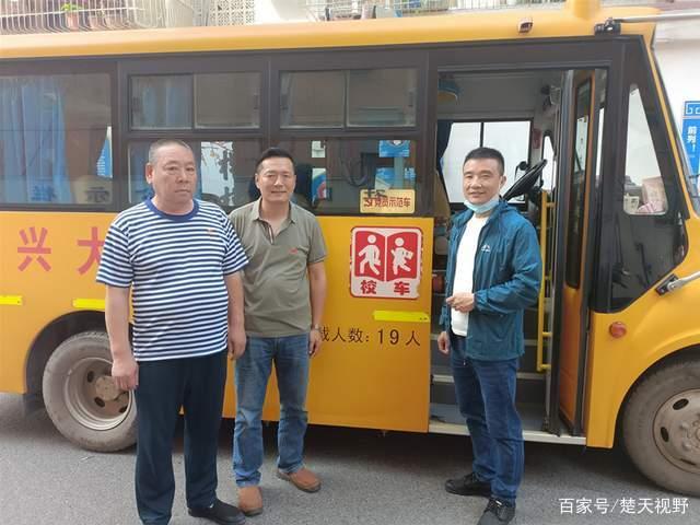 鄂州大興聯(lián)運推出“黨員示范車”，打造靚麗的城市風(fēng)景線