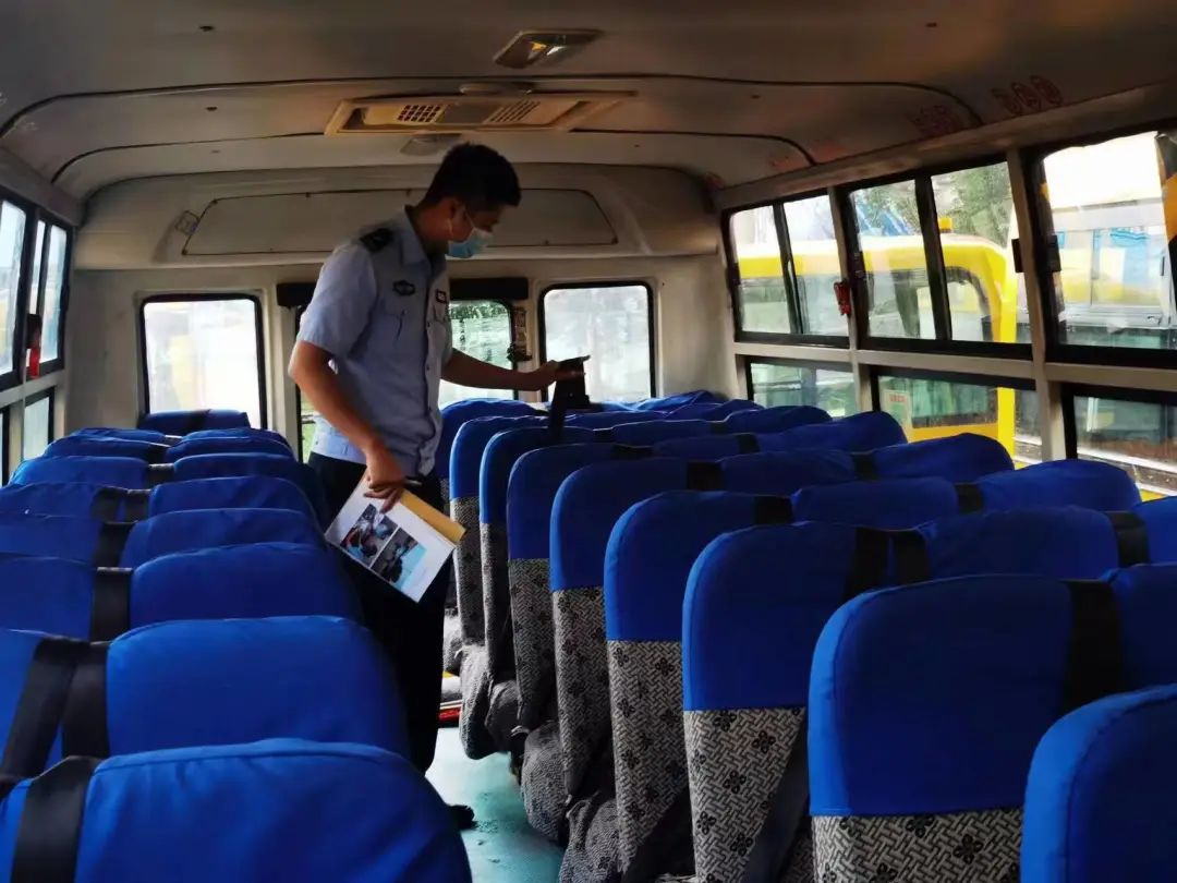 護航開學季 | 經(jīng)開大隊開展校車安全大檢查