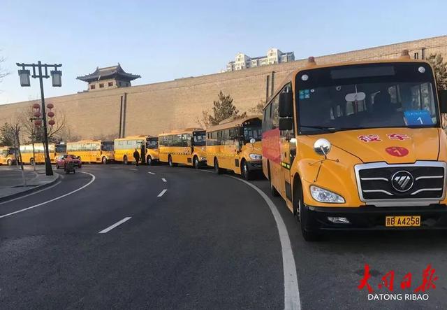 110輛“大鼻子”車(chē)，109條線路！國(guó)營(yíng)校車(chē)護(hù)航孩子上學(xué)路