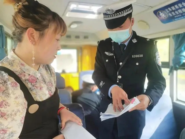 白水公安交警持續(xù)加強(qiáng)春季校車交通安全管理工作