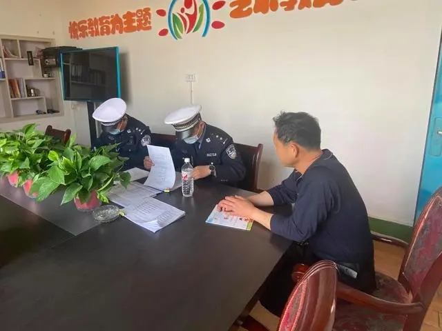 白水公安交警持續(xù)加強(qiáng)春季校車交通安全管理工作