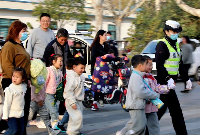 【豫筑平安】護校安園，河南交警在行動！