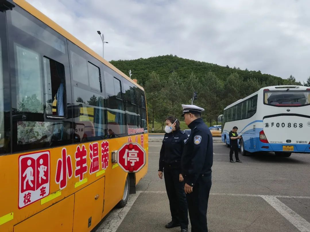 伊美交警大隊(duì)深入轄區(qū)幼兒園開展校車安全檢查活動(dòng)