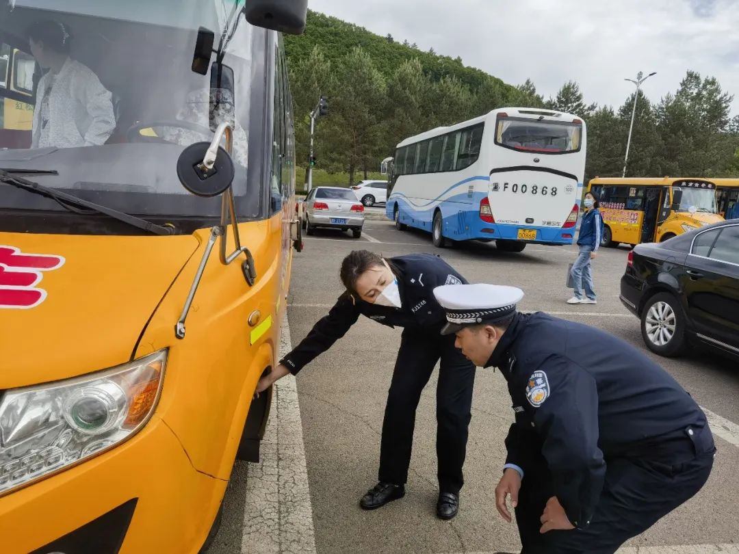 伊美交警大隊(duì)深入轄區(qū)幼兒園開展校車安全檢查活動(dòng)