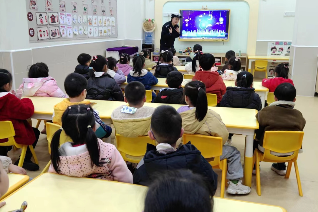 安全課堂＋校車(chē)檢查 渝中公安“守未”護(hù)航平安假期